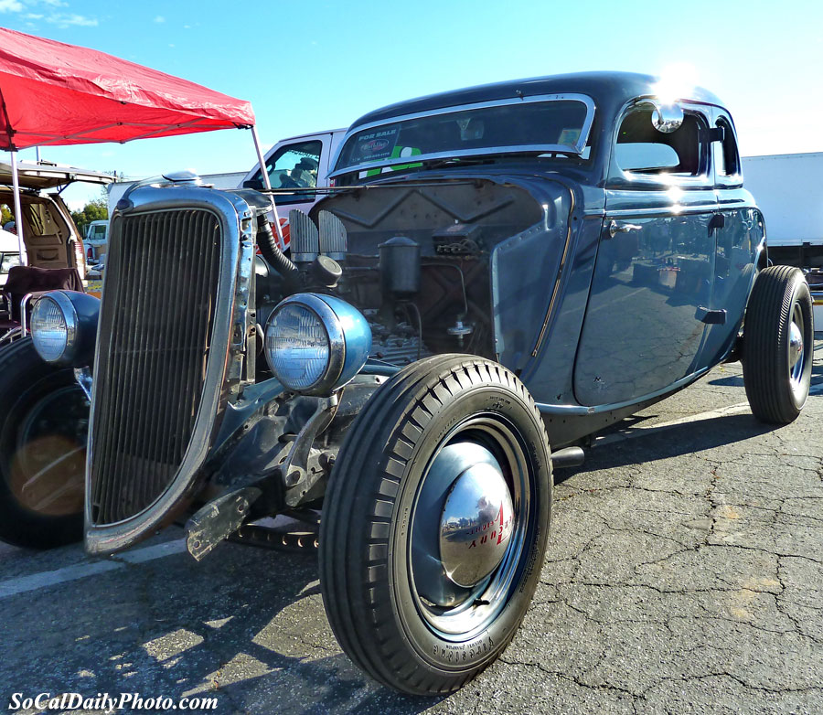 1933 Ford 5 window Coupe