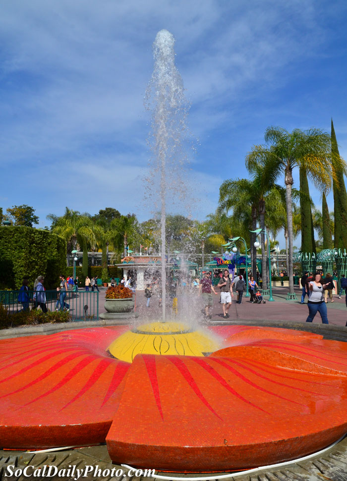 Downtown Disney water fountain