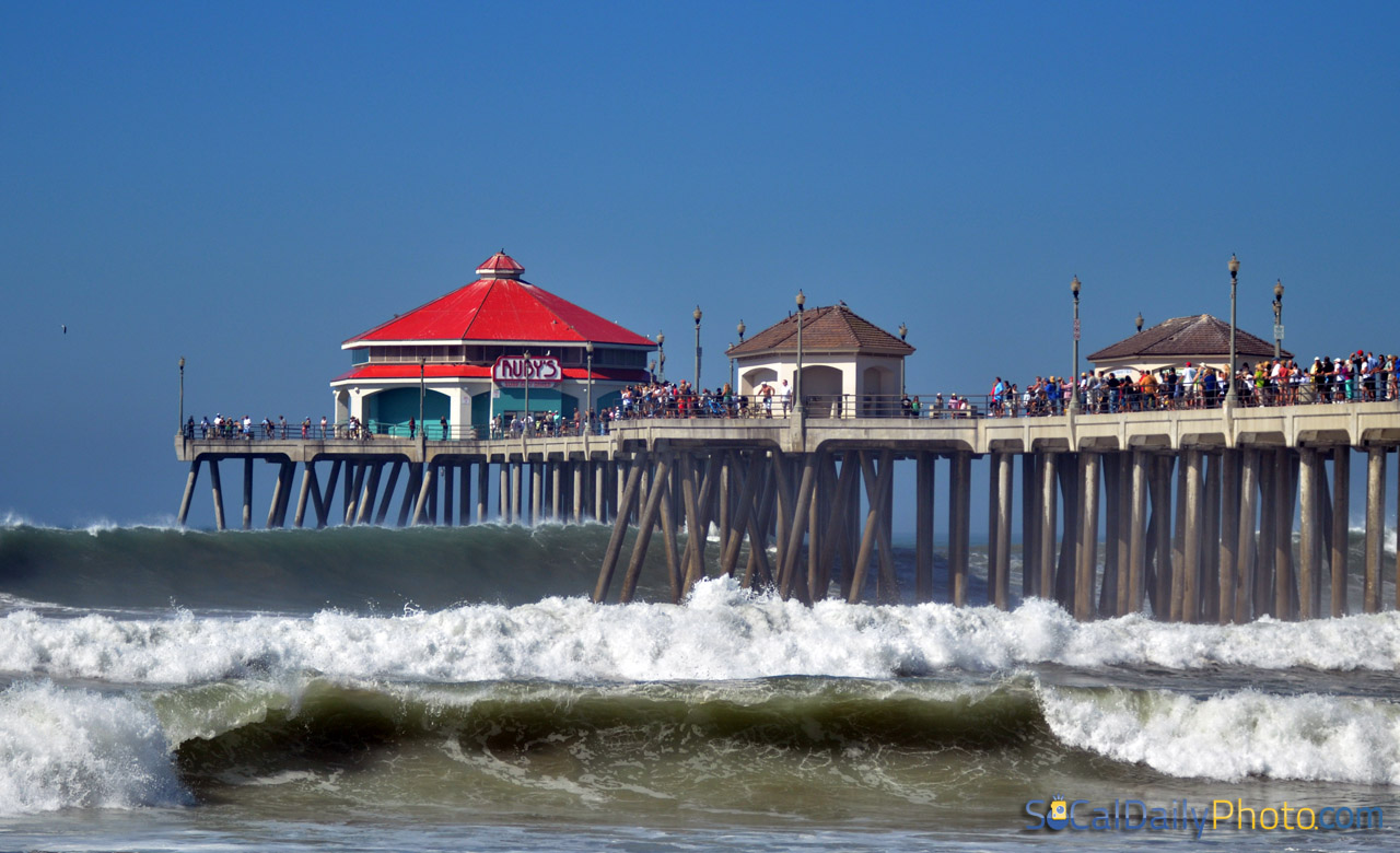 Epic waves at the Huntington Beach Pier | Southern California Daily Photo